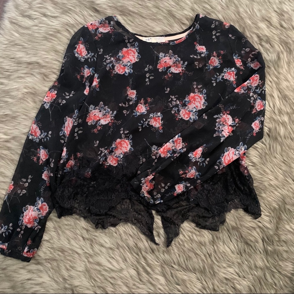 🌺Beautiful floral blouse